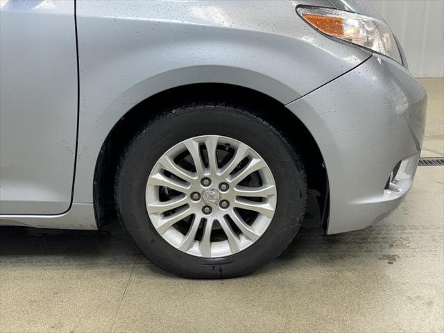 2011 toyota sienna xle