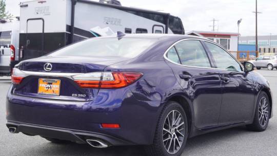 2016 Lexus ES