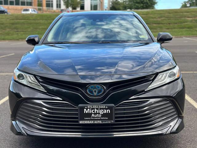 2019 toyota camry hybrid xle