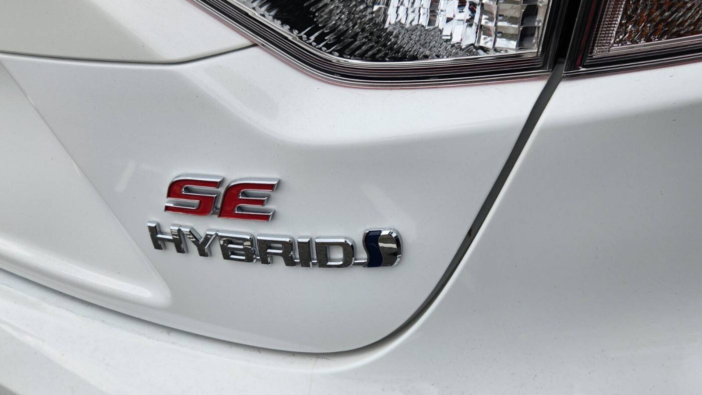 2024 toyota corolla hybrid se