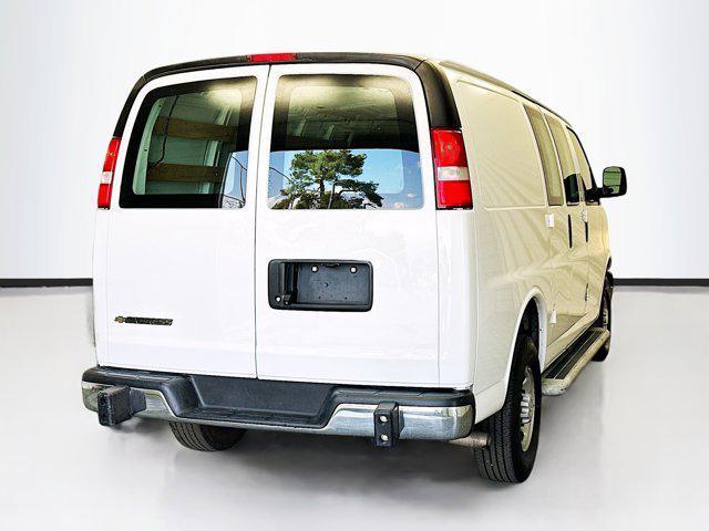 2022 chevrolet express 2500 rwd 2500 regular wheelbase wt