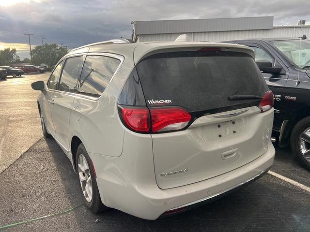 2017 chrysler pacifica touring-l plus