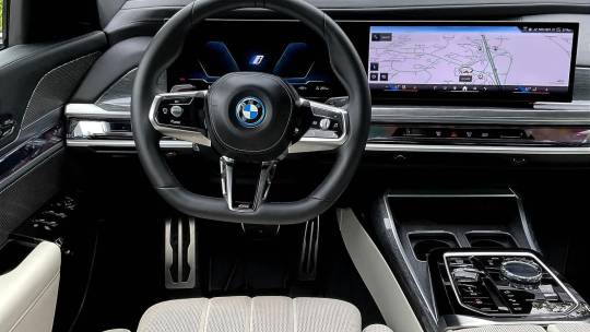 2023 BMW i7