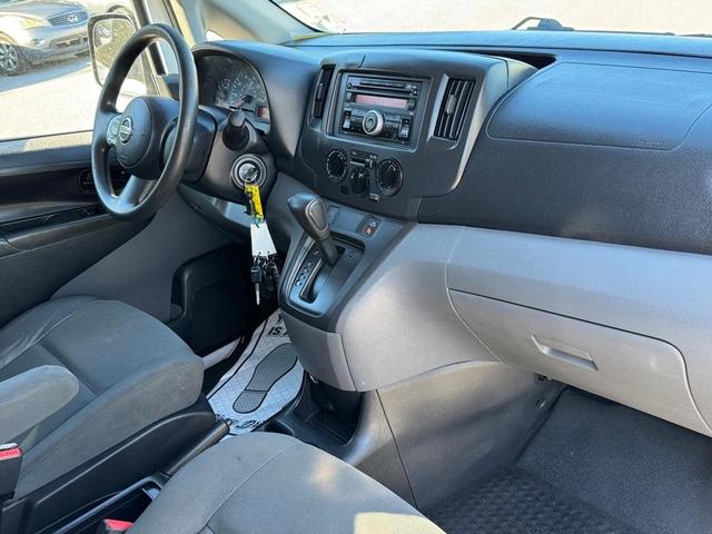 2017 nissan nv200 s