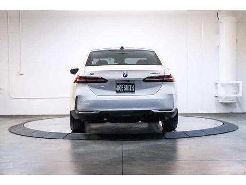 2024 bmw i5