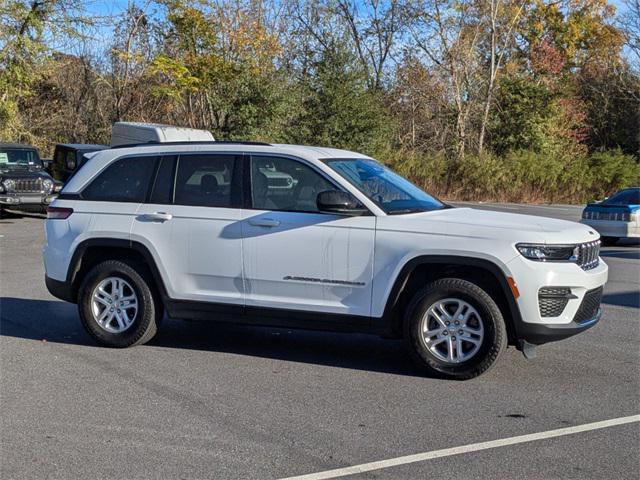 2023 jeep grand cherokee laredo