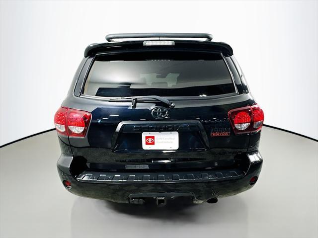 2021 toyota sequoia base