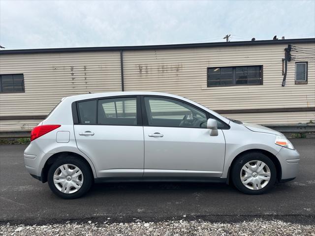 2011 nissan versa 1.8 s