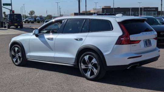2020 Volvo V60 Cross Country
