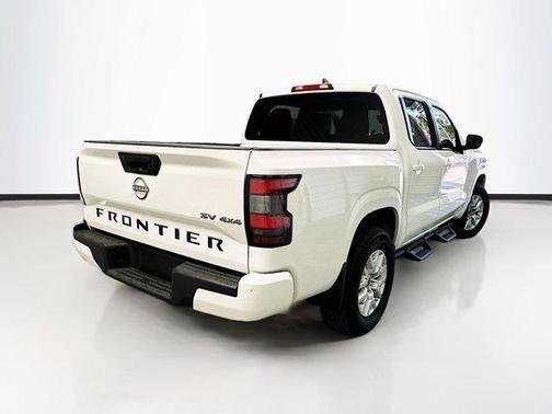 2022 nissan frontier