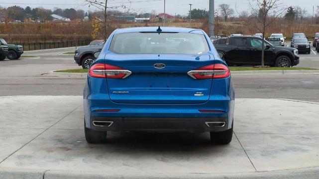 2020 ford fusion se