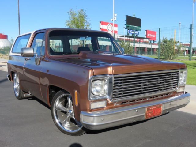 1982 chevy k5 blazer 2wd 350ci v8, cold a/c, power windows, lowered, custom rims