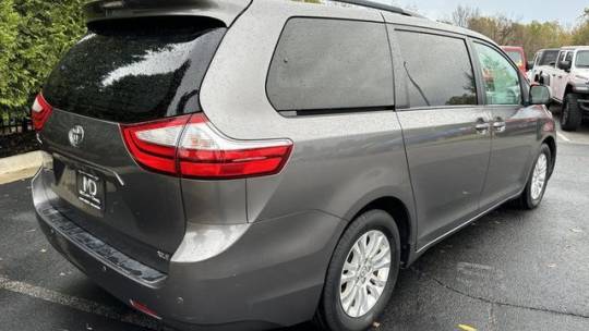 2017 toyota sienna