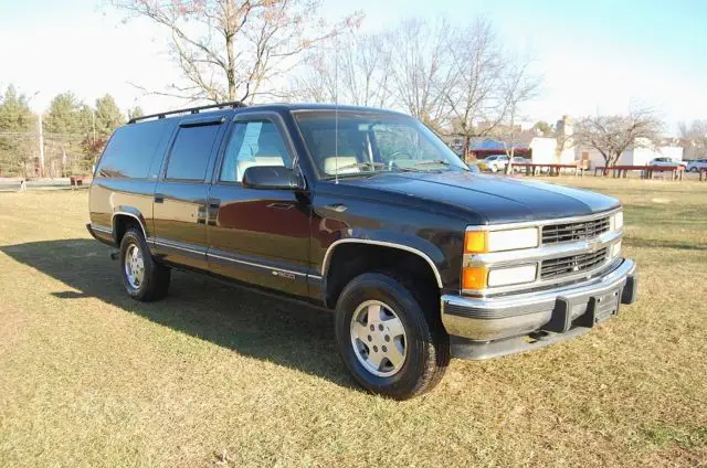 extra clean 1994 chevrolet suburban silverado 135k miles 5.7 v8 3rd row 4 wd