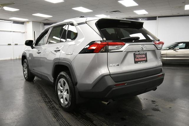 2020 toyota rav4 le