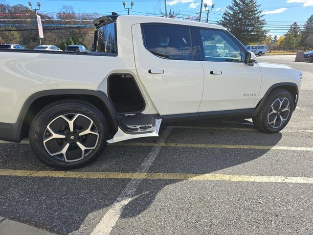 2023 rivian r1t adventure package