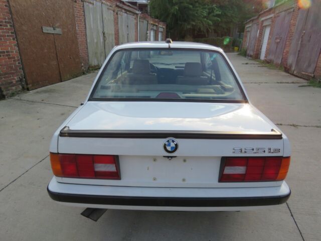 1990 bmw 325is alpine white e30