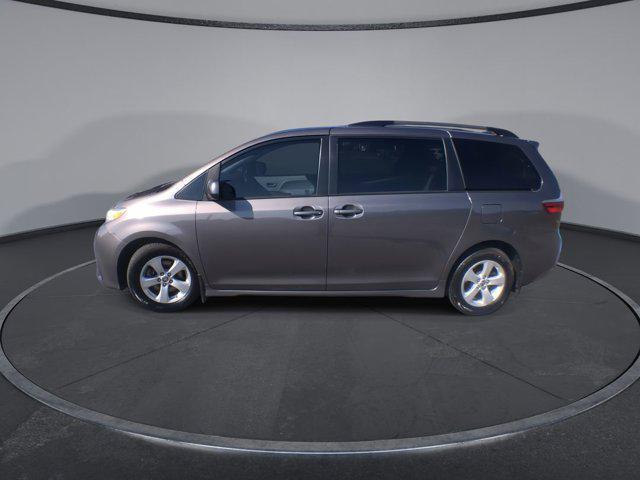 2020 toyota sienna le