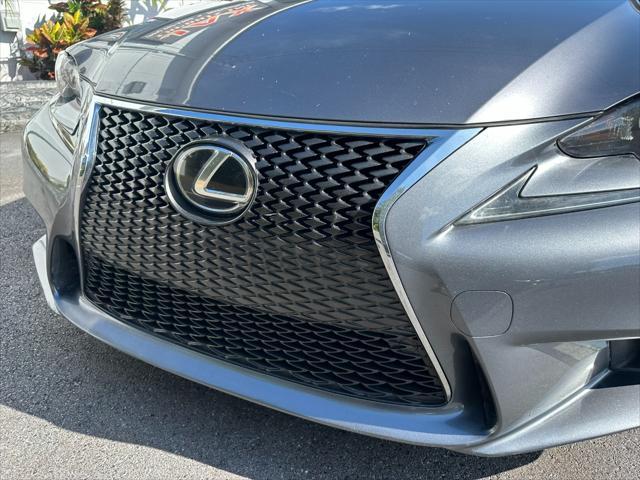 2016 lexus is 300 base