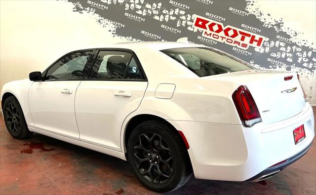 2019 chrysler 300 s