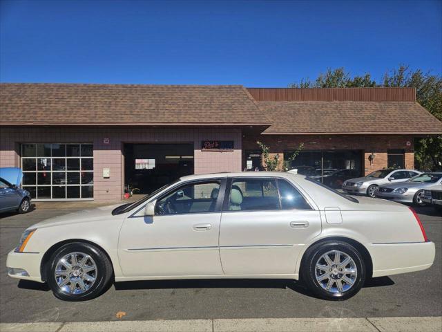 2011 cadillac dts premium collection