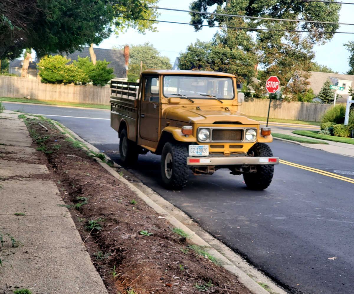 1983 toyota land cruiser pickup hj47 6-cylinder diesel (low reserve)