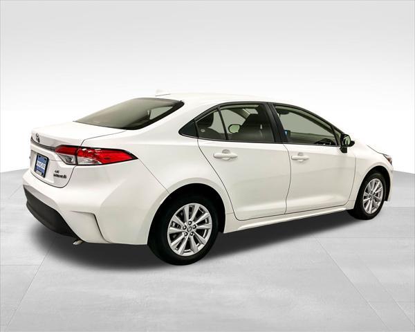 2024 toyota corolla hybrid le