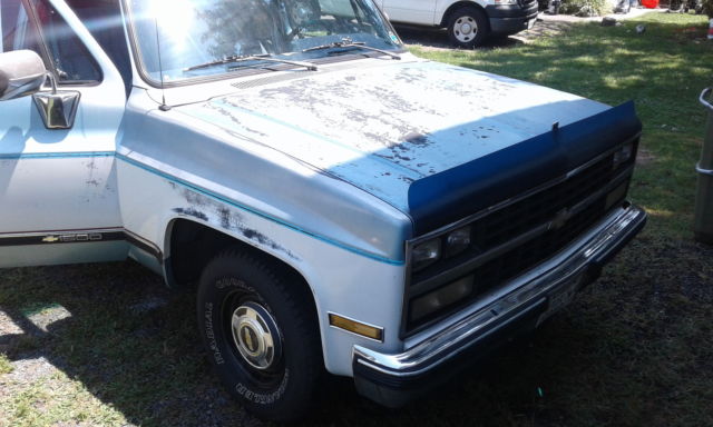 1990 chevrolet suburban 1500 silverado