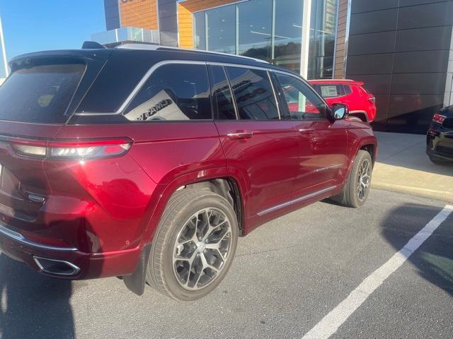 2022 jeep grand cherokee 4xe summit