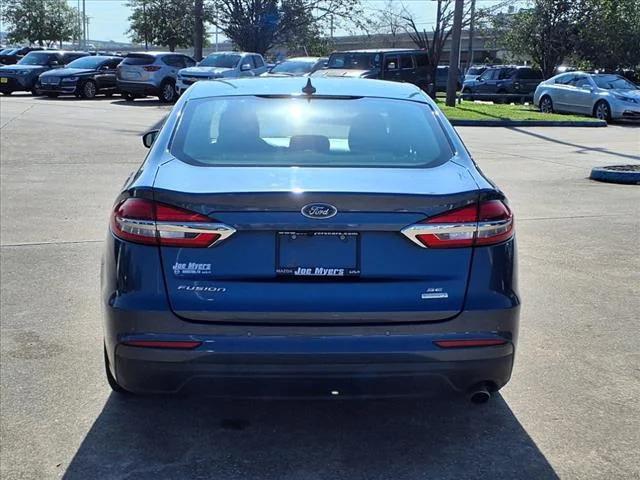 2019 ford fusion se