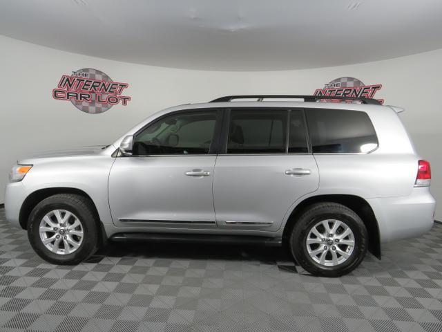 2020 toyota land cruiser base