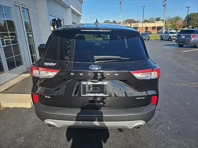 2022 ford escape se