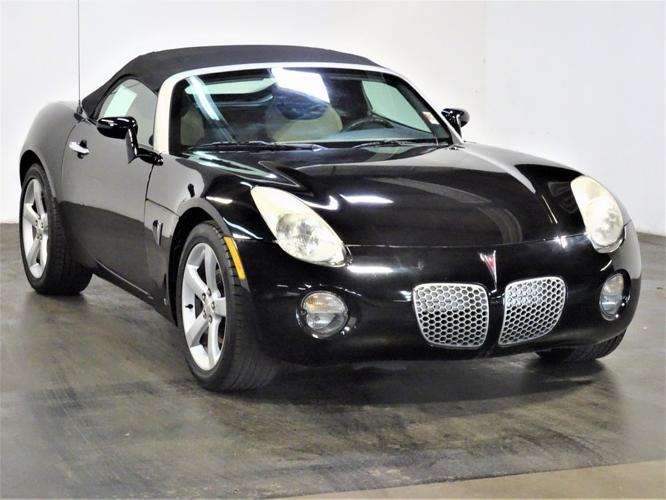 used 2006 pontiac solstice convertible topeka, ks 66612 for sale in topeka, kansas