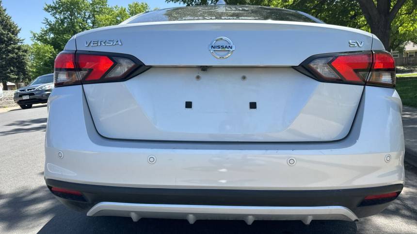 2020 nissan versa sv