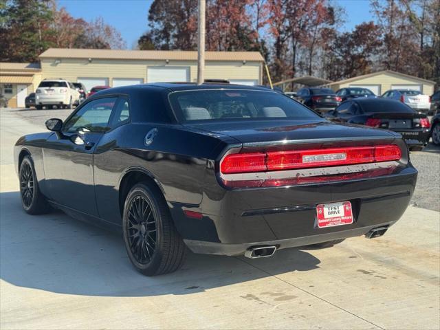2014 dodge challenger sxt