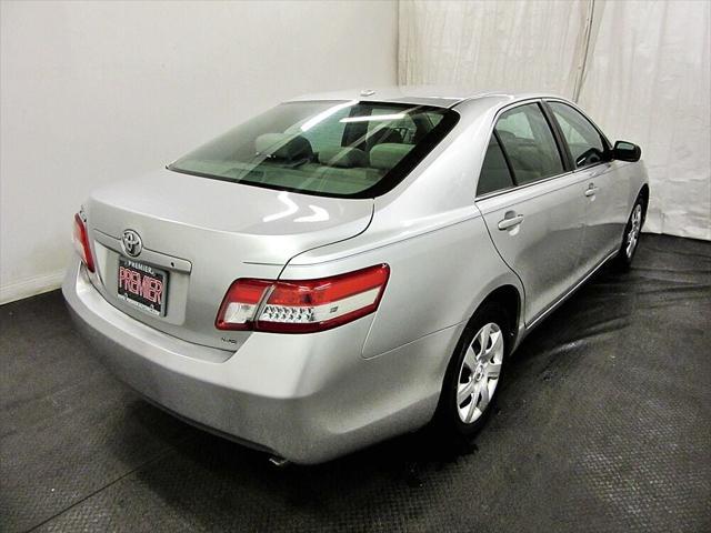 2011 toyota camry le