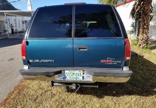 1994 gmc suburban, green with 176000 miles available now!