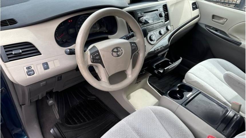 2011 toyota sienna