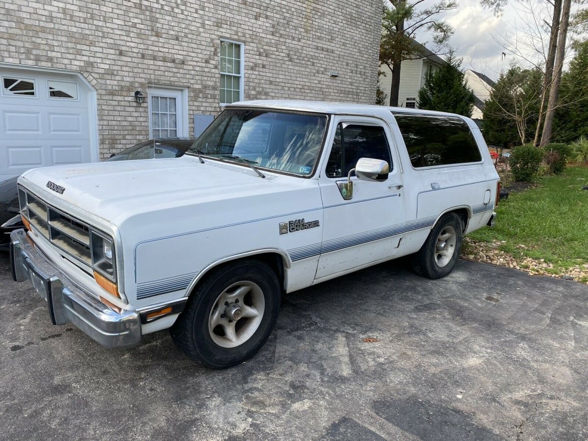 1989 dodge ramcharger suv white rwd automatic ad-100