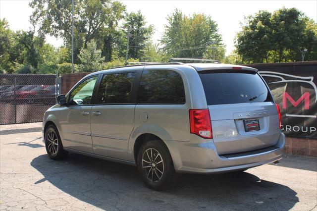 2017 dodge grand caravan gt