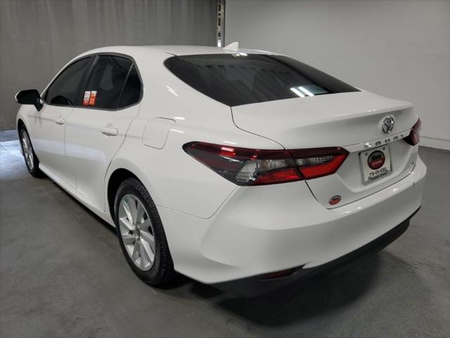 2023 toyota camry le