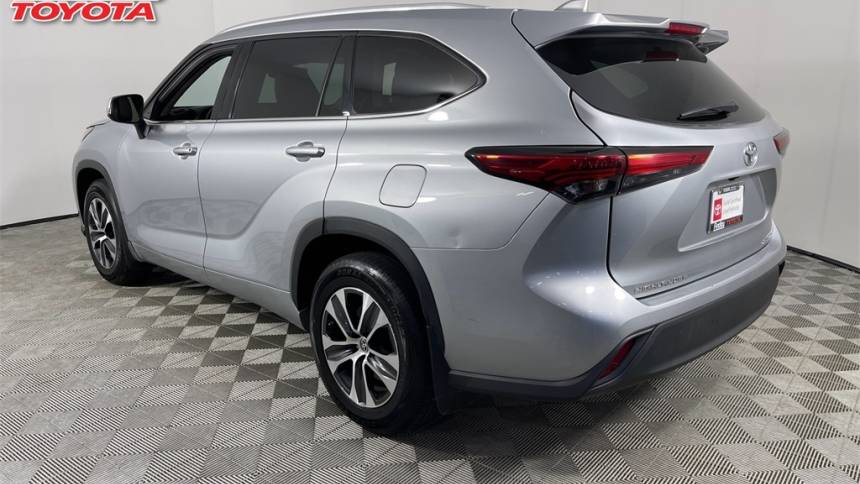 2022 toyota highlander xle