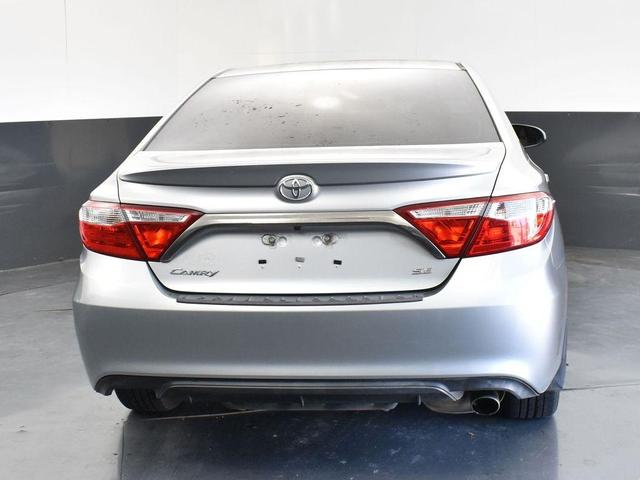 2017 toyota camry se