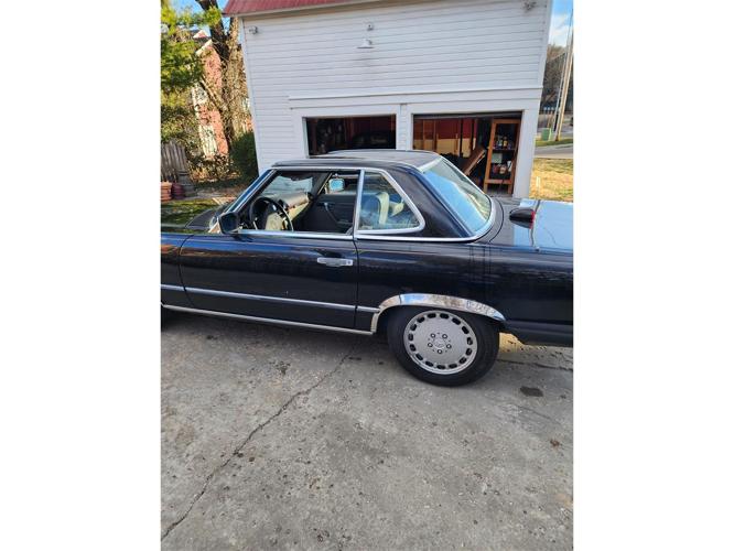 1986 mercedes-benz 560sl in lawrence, kansas