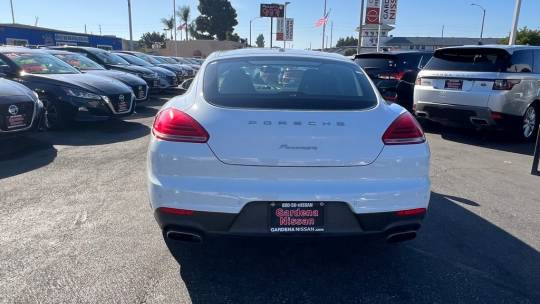 2016 Porsche Panamera