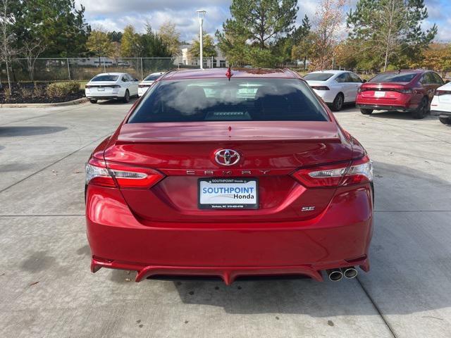 2020 toyota camry se