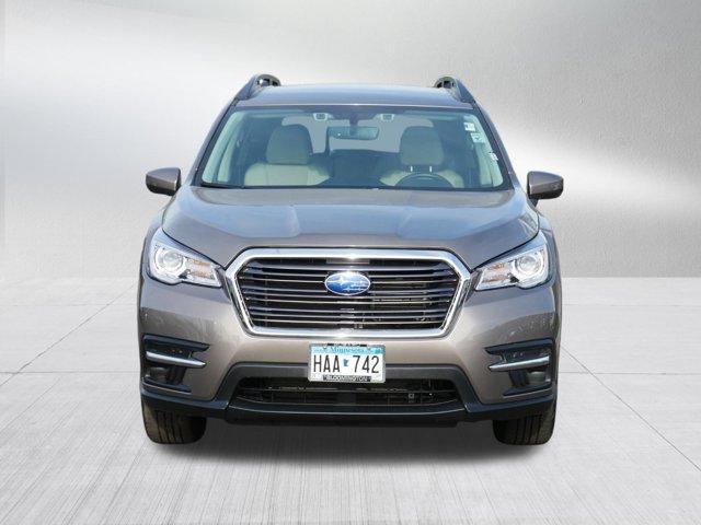 2022 subaru ascent premium 8-passenger