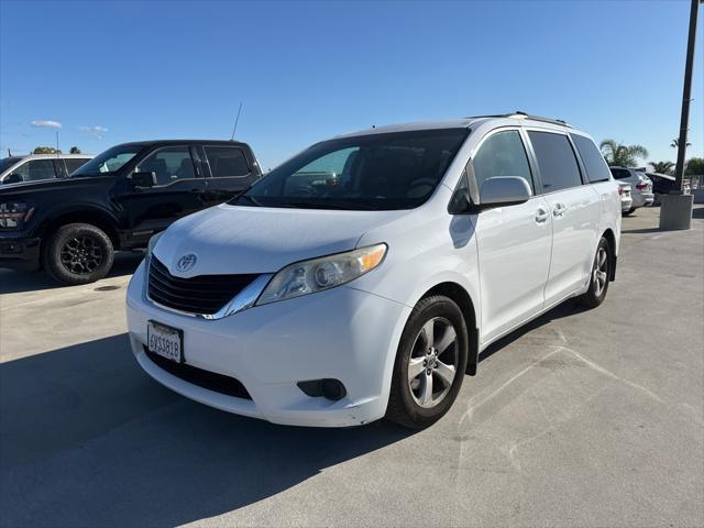 2012 toyota sienna base