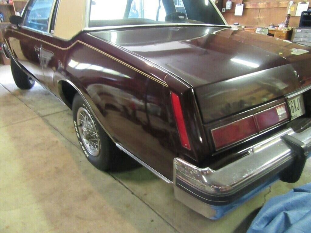 1980 buick regal.30,230 original miles.v-8,no rust on or underneath car