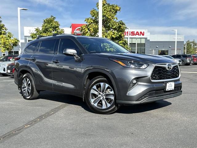 2022 toyota highlander xle